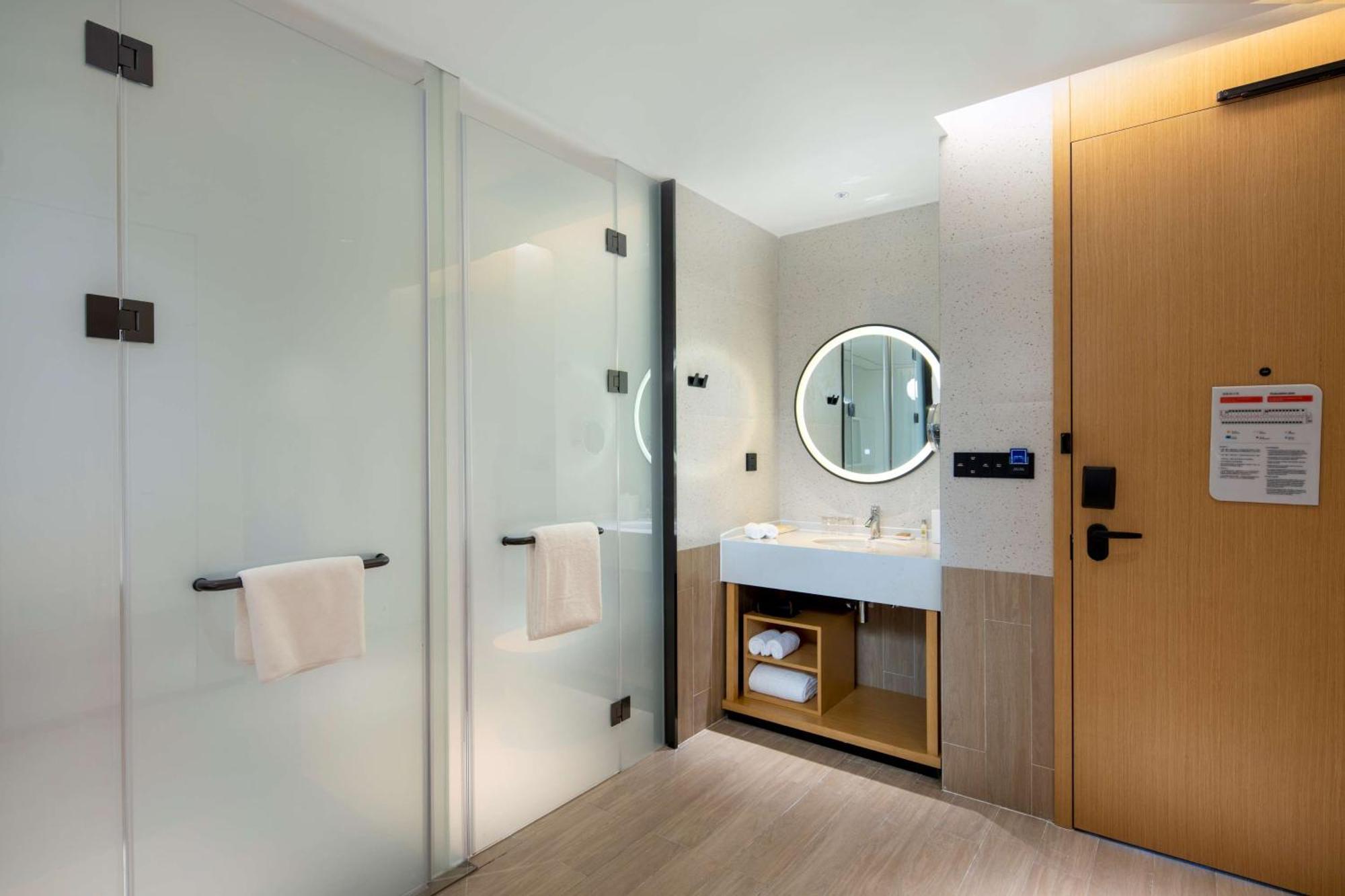 Hilton Garden Inn Shenzhen Nanshan Avenue エクステリア 写真